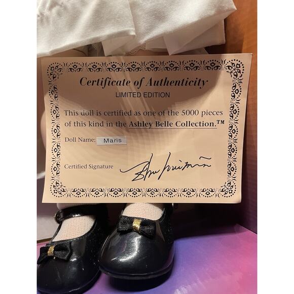 Vintage ASHLEY BELLE COLLECTION Porcelain Doll With COA Certificate Box Maris - Picture 5 of 8